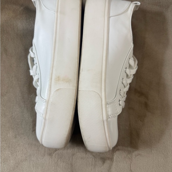 Soda Classic White Lace-Up Sneakers - Picture 4 of 4